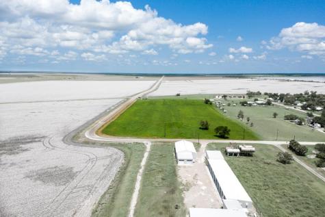 509 Wilhelm Austwell TX 77950