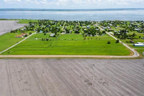 509 Wilhelm Austwell TX 77950