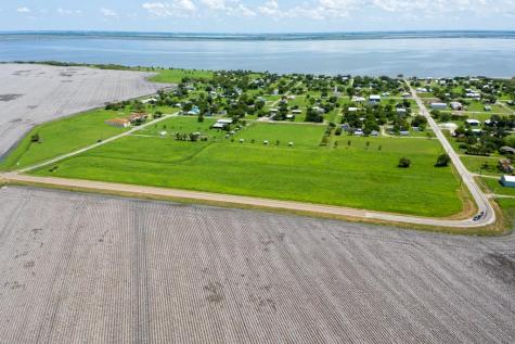 509 Wilhelm Austwell TX 77950