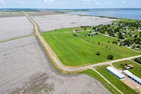 509 Wilhelm Austwell TX 77950