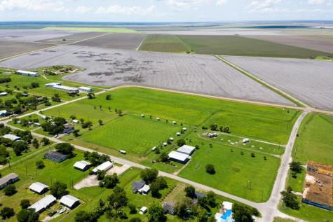 509 Wilhelm Austwell TX 77950