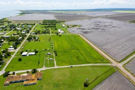 509 Wilhelm Austwell TX 77950