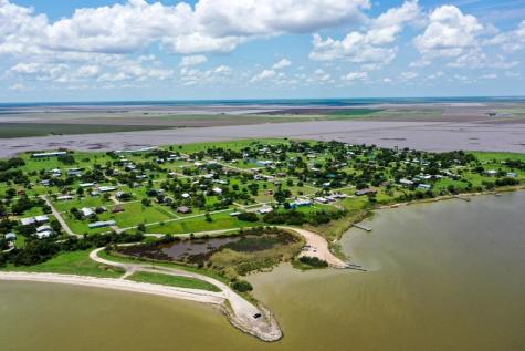 509 Wilhelm Austwell TX 77950