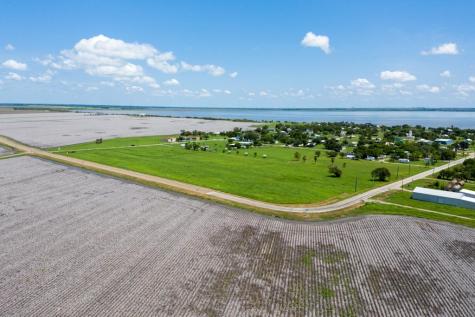 509 Wilhelm Austwell TX 77950