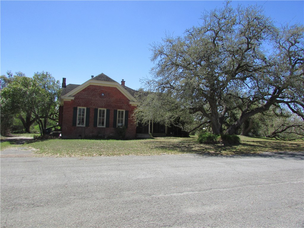 221 E Garden Goliad TX 77963