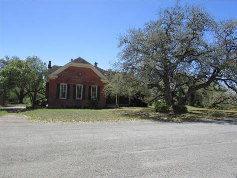 221 E Garden Goliad TX 77963