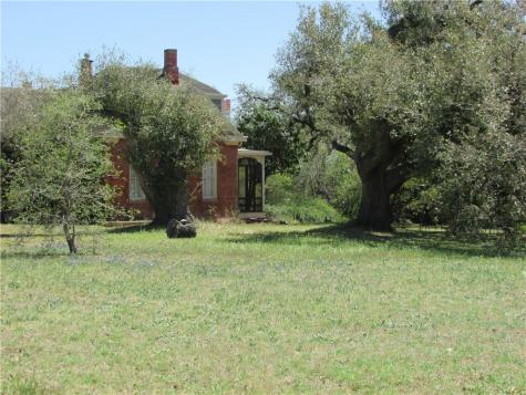 221 E Garden Goliad TX 77963