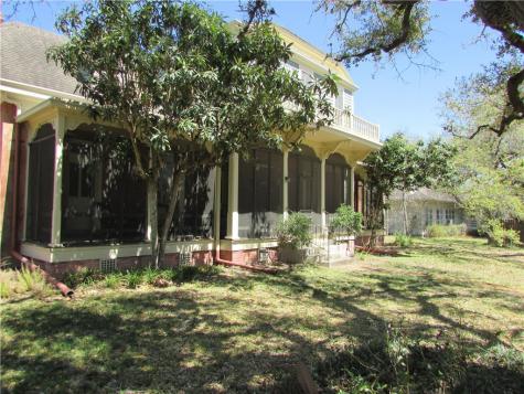 221 E Garden Goliad TX 77963