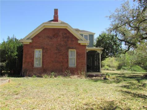 221 E Garden Goliad TX 77963