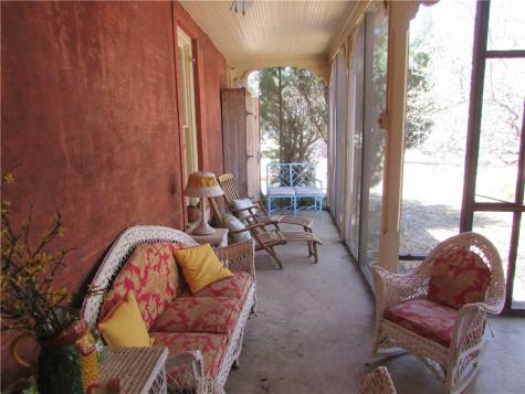 221 E Garden Goliad TX 77963