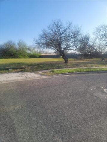 6537-6545 Birmingham Street Corpus Christi TX 78414