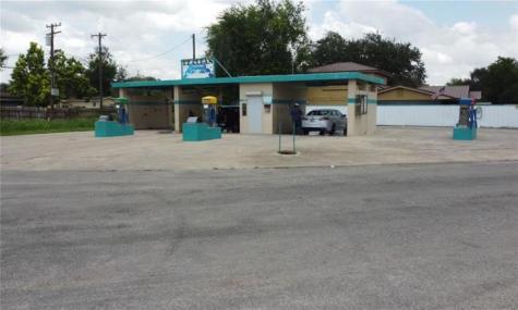 1310 N Woodlawn Drive Alice TX 78332