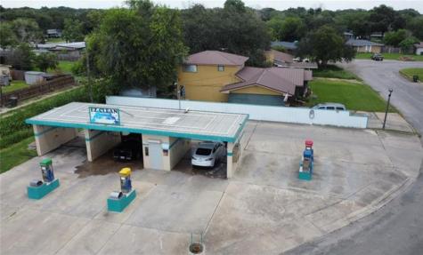 1310 N Woodlawn Drive Alice TX 78332