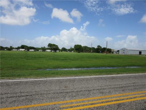 603 Wilhelm Austwell TX 77950